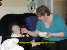 23.3 Shirley feeding baby Alyssa 28-12-2008